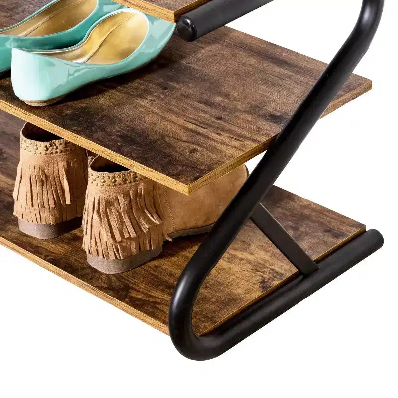 Honey-Can-Do Scarpiera a 3 Ripiani con Struttura a Z in Legno e Metallo Nero Opaco: Piccola Scarpiera per Armadio, Contiene 9 Paia