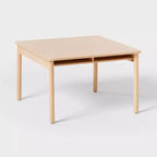 Set tavolo e sedie da attività per bambini 2 pezzi in legno naturale - Pillowfort™