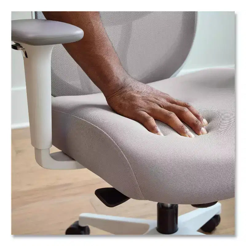 Sedia da lavoro HON Altern con schienale in rete, altezza sedile da 17,95 a 21,1, sedile grigio, schienale grigio/bianco, base bianca