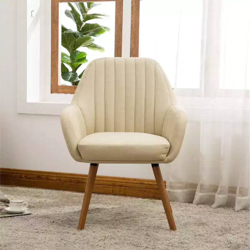Poltrona accentuata contemporanea Tuchico in tessuto di Roundhill Furniture, color cuoio