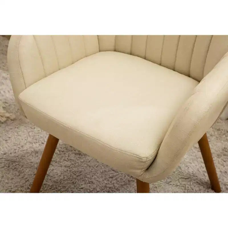 Poltrona accentuata contemporanea Tuchico in tessuto di Roundhill Furniture, color cuoio