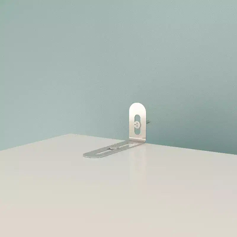 Armadio Hitow White con due ante, un cassetto e 4 livelli di contenimento