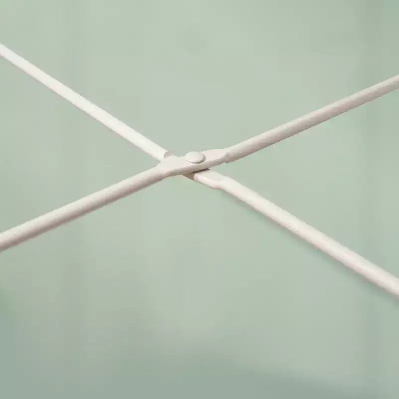 VECELO Tavolino Rotondo/Comodino con Cestino portaoggetti in Tessuto, Comodino Piccolo in Metallo Antiruggine e Impermeabile con Vassoio Superiore Rimovibile