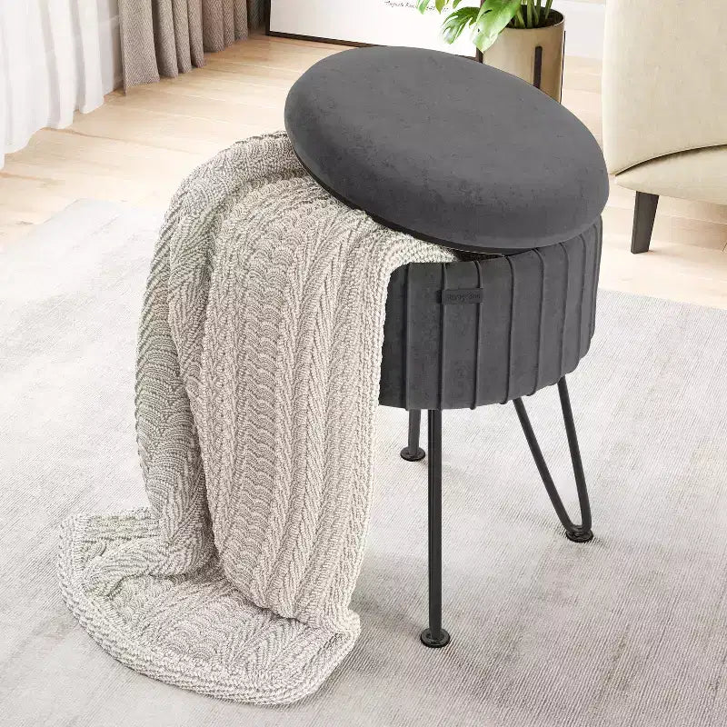 Poggiapiedi contenitore rotondo StorageBud in velluto pieghettato, poggiapiedi con contenitore, poggiapiedi per soggiorno e camera da letto, poggiapiedi moderno