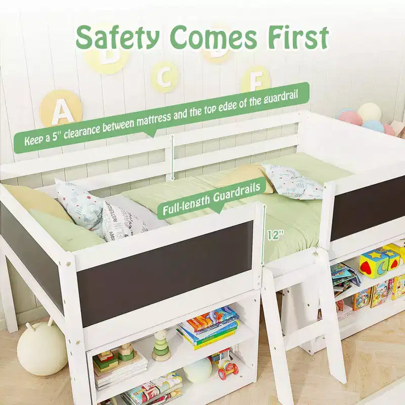 Costway Letto a soppalco basso una piazza con scala a rampa e librerie, sponda di sicurezza a tutta lunghezza Bianco/Grigio