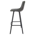 Sgabello da bar LeisureMod Elland con rivestimento in pelle - Sgabello moderno ad altezza bancone con gambe e poggiapiedi in ferro per cucina, bar e pub, set da 2