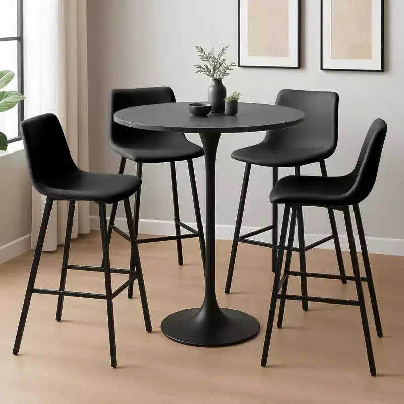 Sgabello da bar LeisureMod Elland con rivestimento in pelle - Sgabello moderno ad altezza bancone con gambe e poggiapiedi in ferro per cucina, bar e pub, set da 2