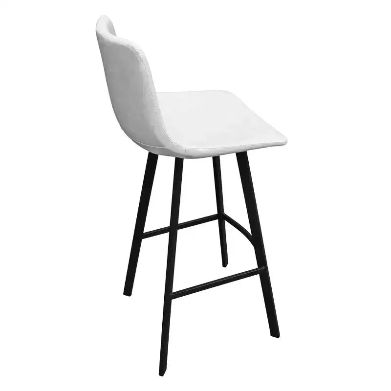 Sgabello da bar LeisureMod Elland con rivestimento in pelle - Sgabello moderno ad altezza bancone con gambe e poggiapiedi in ferro per cucina, bar e pub, set da 2