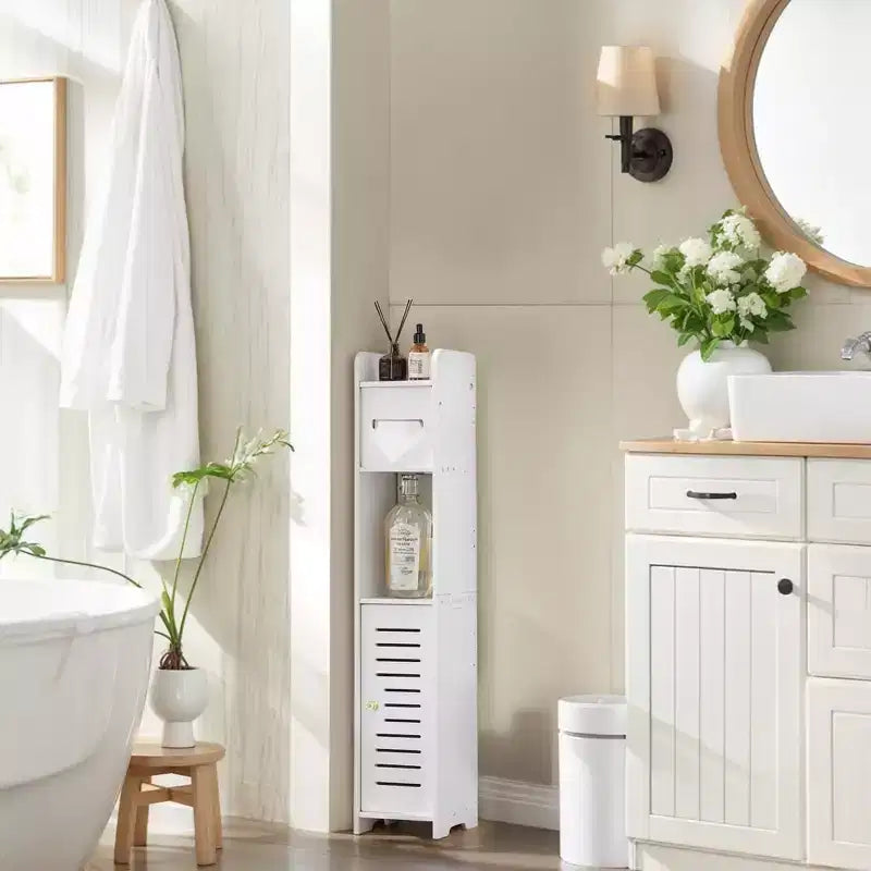 VECELO Mobiletto angolare da bagno, scaffale angolare impermeabile con portarotolo di carta igienica, organizer stretto salvaspazio, bianco