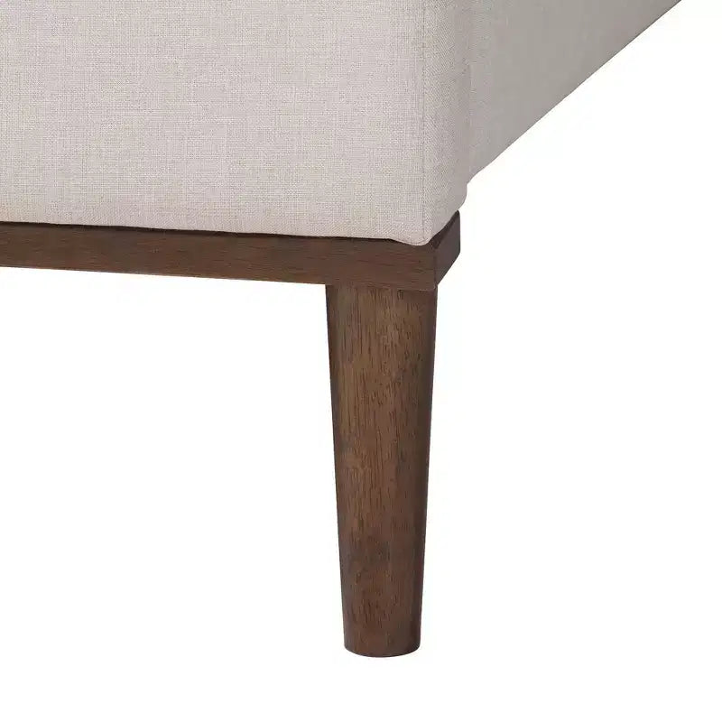 Set da 4 pezzi camera da letto queen Baxton Studio Nikolai in tessuto beige trapuntato con canali e legno wengé marrone, stile metà secolo