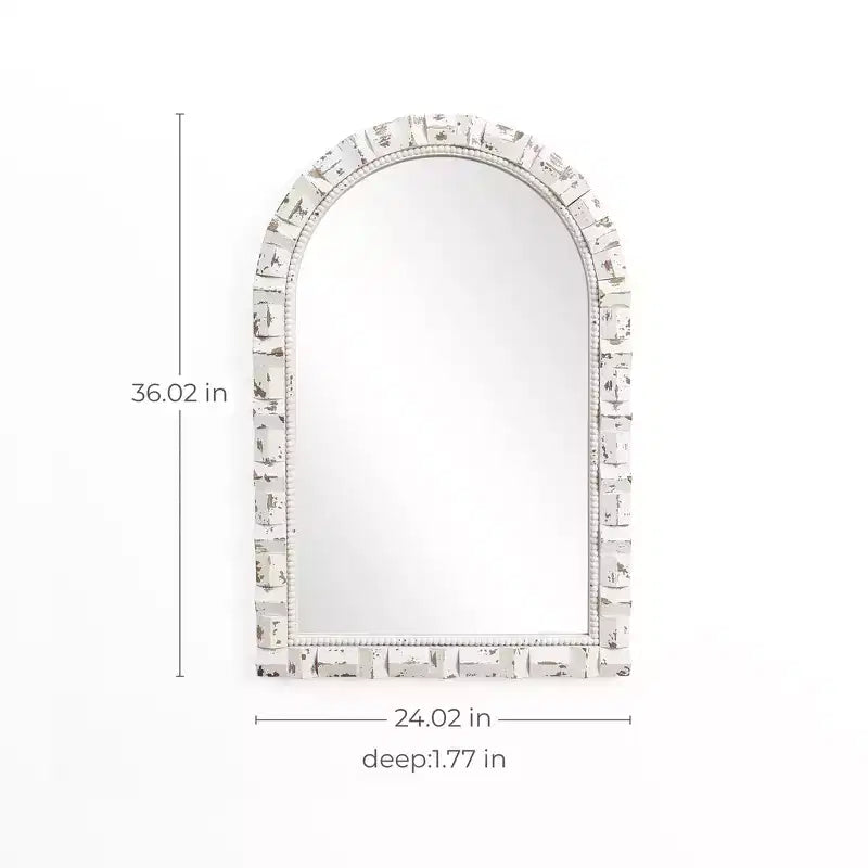 Specchio da parete LuxenHome, rettangolare, ad arco, invecchiato, bianco, alto 91 cm, decorativo e da toeletta