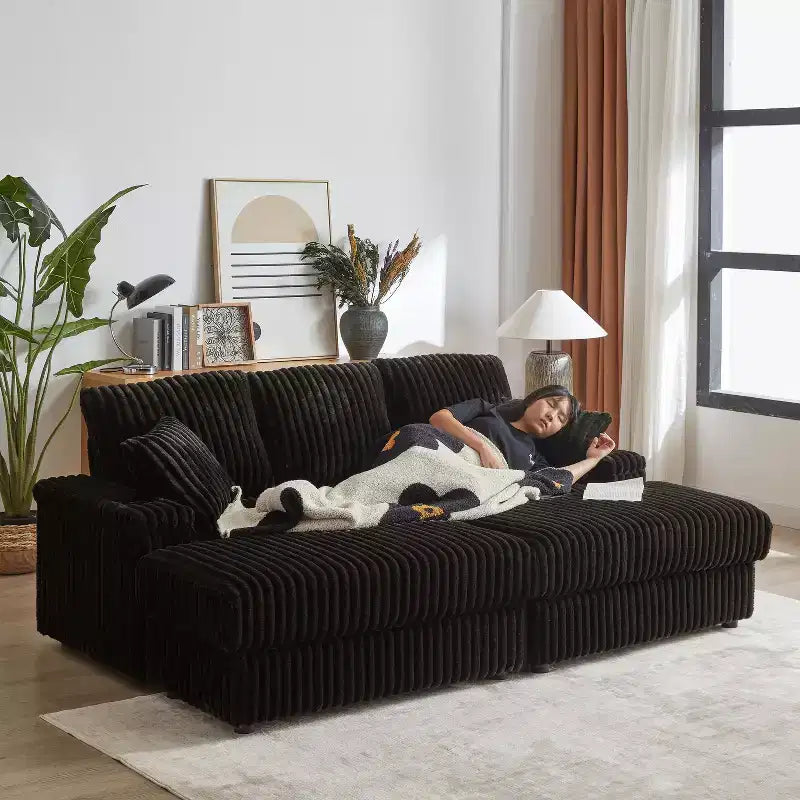 Divano 3 posti in velluto a coste da 84 pollici con 3 cuscini per lo schienale, 2 cuscini decorativi, 2 pouf, 2 vani portaoggetti e scanalature portabicchieri