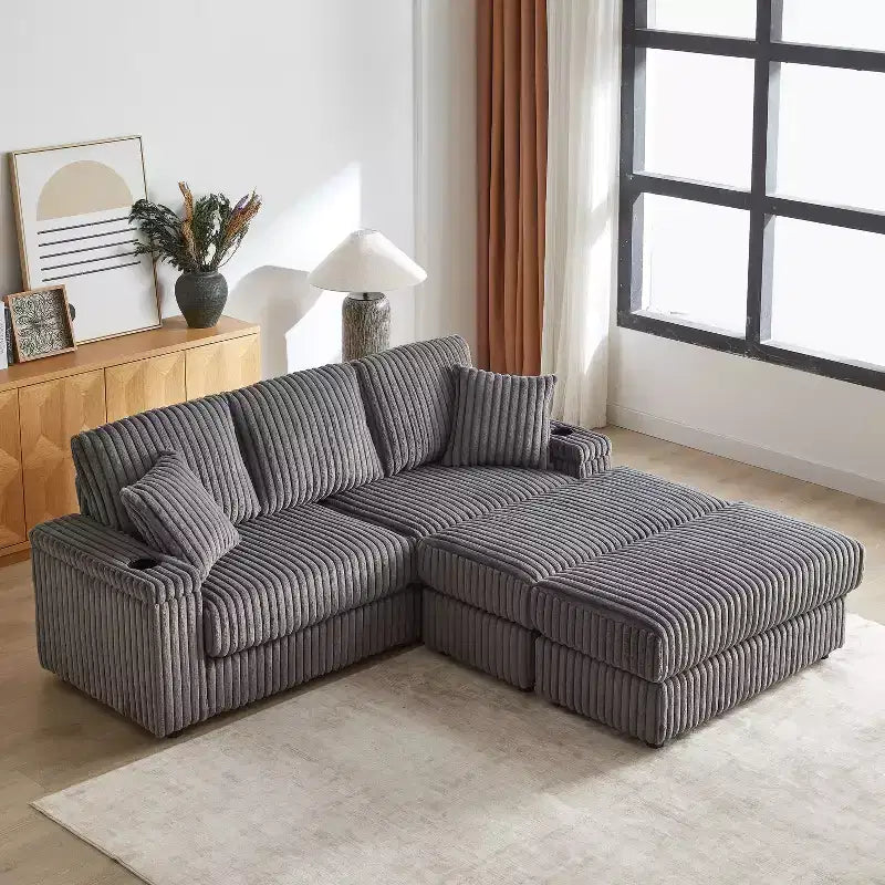 Divano 3 posti in velluto a coste da 84 pollici con 3 cuscini per lo schienale, 2 cuscini decorativi, 2 pouf, 2 vani portaoggetti e scanalature portabicchieri