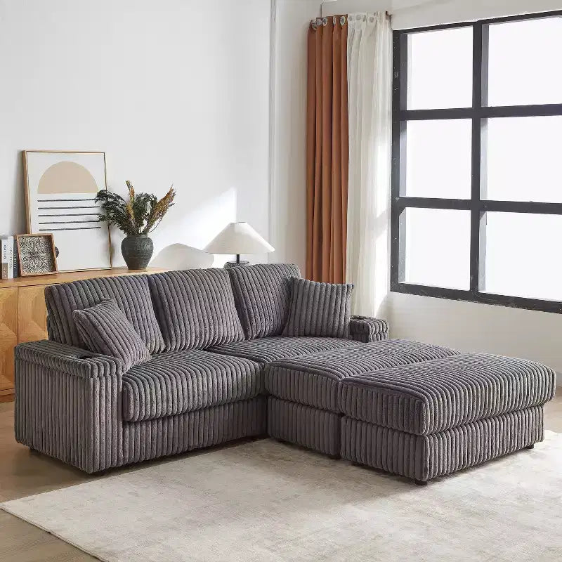 Divano 3 posti in velluto a coste da 84 pollici con 3 cuscini per lo schienale, 2 cuscini decorativi, 2 pouf, 2 vani portaoggetti e scanalature portabicchieri