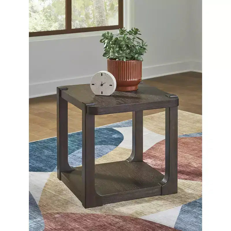 Tavolino Rettangolare Breckington di Signature Design by Ashley con Ripiano Portaoggetti, Marrone Scuro