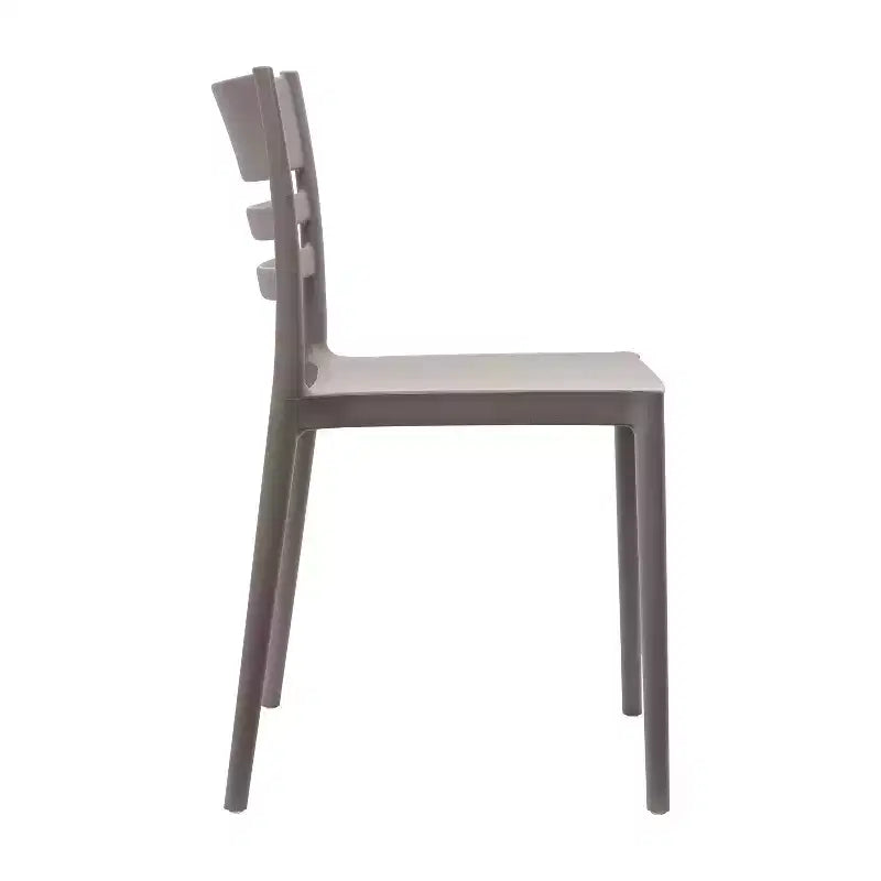 Flash Furniture Bridgeport Set di 4 sedie impilabili da interni-esterni per patio con schienale a doghe, sedia commerciale in resina per tutte le stagioni