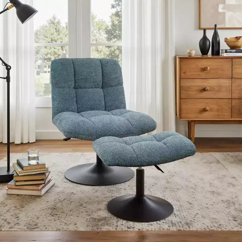 Poltrona girevole Art Leon Leisure in tessuto di lino con pouf, struttura in legno e metallo