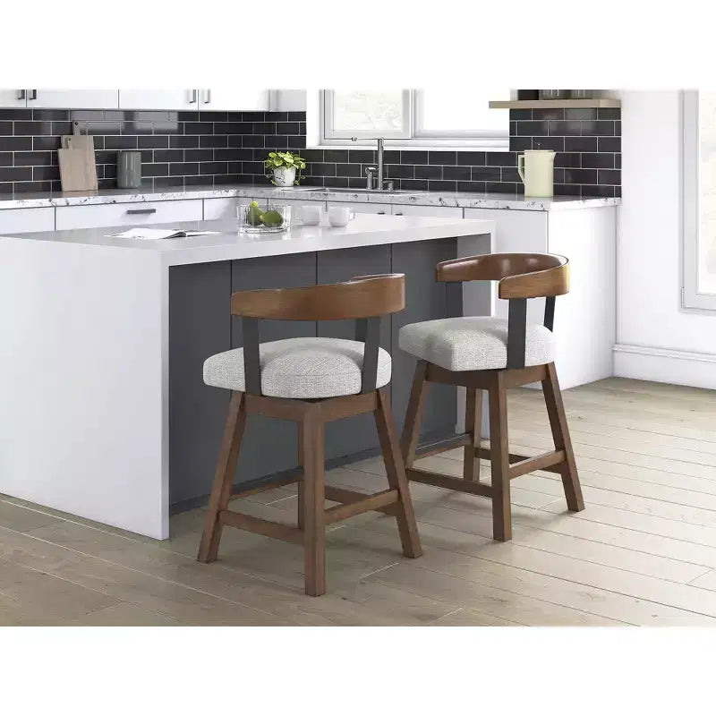 Signature Design by Ashley Ralene Sgabelli da bar girevoli imbottiti ad altezza bancone, set da 2, marrone medio