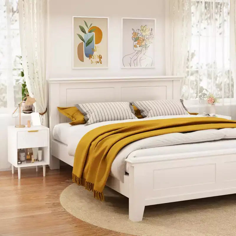 Comodino Moderno Bianco da 58 cm con un Cassetto e Ripiano Aperto, Maniglia con Accenti Dorati, Ideale per l'Arredamento della Camera da Letto