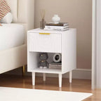 Comodino Moderno Bianco da 58 cm con un Cassetto e Ripiano Aperto, Maniglia con Accenti Dorati, Ideale per l'Arredamento della Camera da Letto