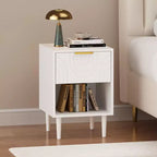 Comodino Moderno Bianco da 58 cm con un Cassetto e Ripiano Aperto, Maniglia con Accenti Dorati, Ideale per l'Arredamento della Camera da Letto