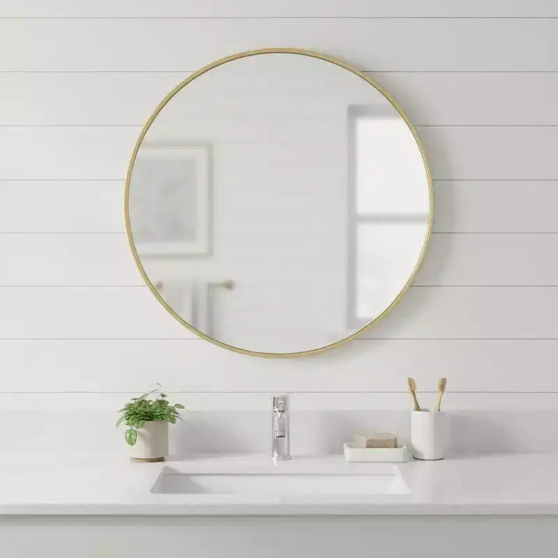 Specchio da bagno HomeRoots 30 rotondo con cornice in metallo dorato