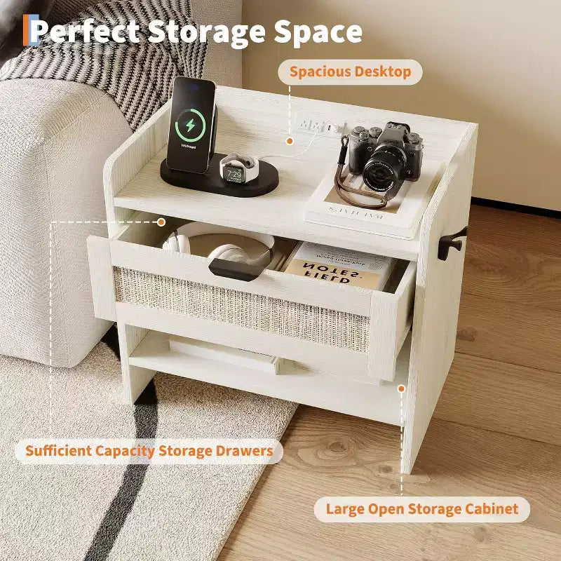 Acekool Comodino in Rattan con Porta Type C, Tavolino da Notte con Cassetto e Ripiano Aperto, Set di 2 Tavolini Laterali Boho