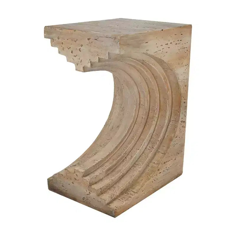 Tavolino laterale ad arco scultoreo GDFStudio Taehyung Moderno leggero in cemento con finitura effetto travertino