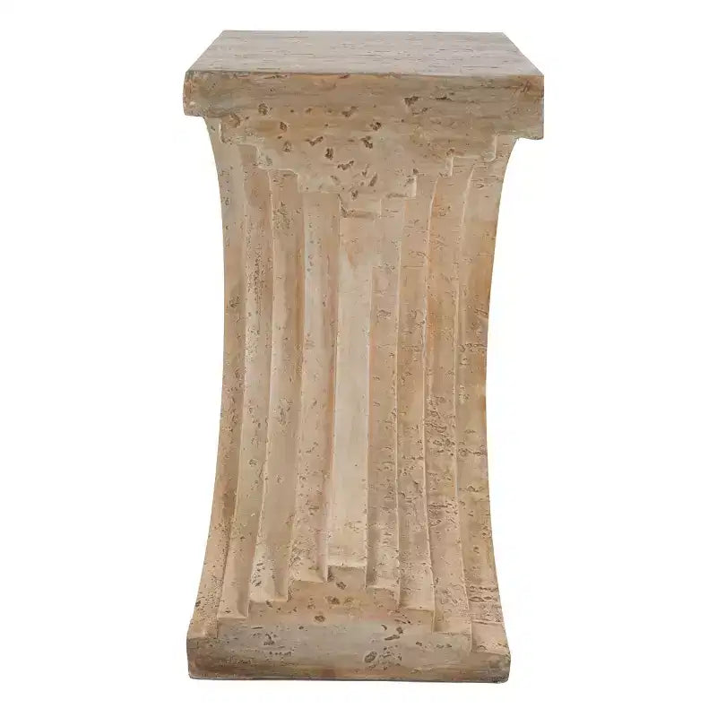 Tavolino laterale ad arco scultoreo GDFStudio Taehyung Moderno leggero in cemento con finitura effetto travertino