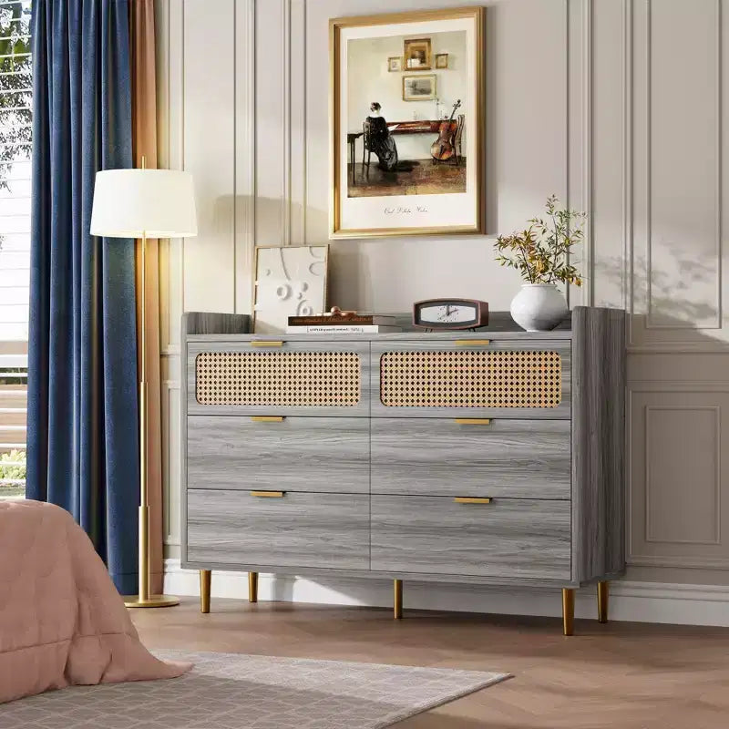 Comò per camera da letto, Comò moderno di metà secolo a 6 cassetti con finiture color oro e design in rattan, Porta TV