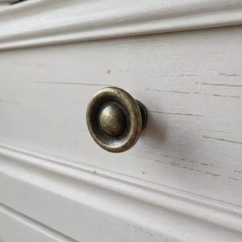 Comodino Famapy Farmhouse, Comò a 5 Cassetti con Pomelli in Bronzo Antico, per Camera da Letto, Comodino Cassettiera Effetto Invecchiato