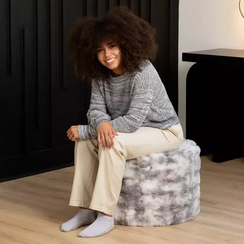 Pouf ottomano rotondo Raven di Raven-Symon Home - Pelliccia sintetica