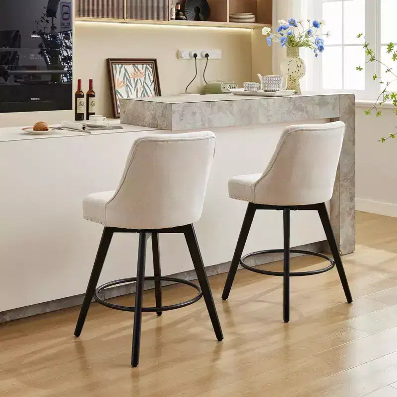 Sgabelli da bar, set di 4 sgabelli da bar girevoli ad altezza bancone 66 cm con schienale, gambe in legno, rivestimento in lino beige