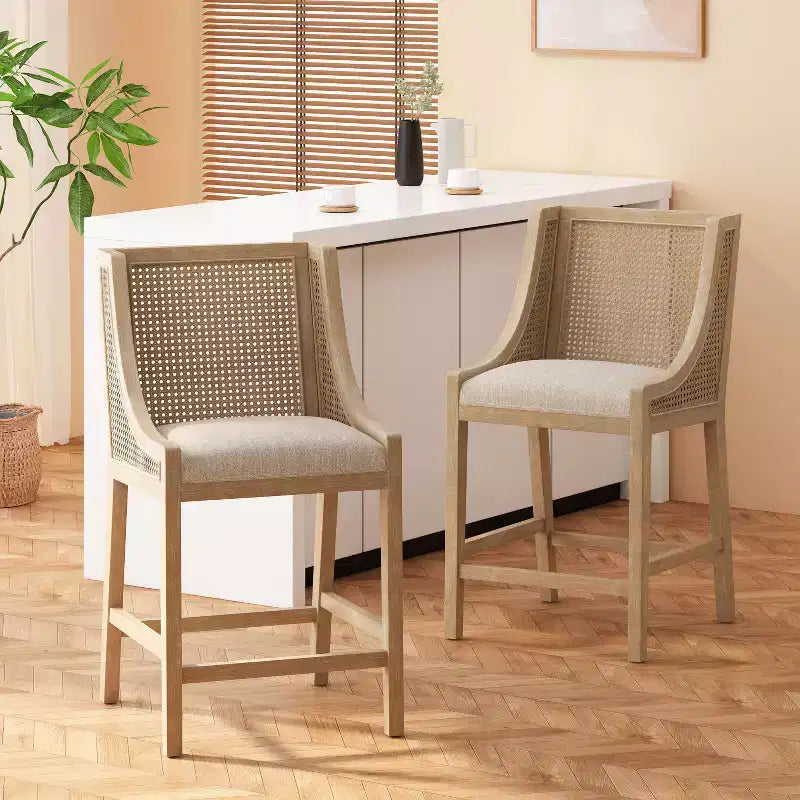 Sgabello da bar imbottito in legno e canna Christopher Knight Home Cataldo, 65 cm, altezza bancone, beige/naturale