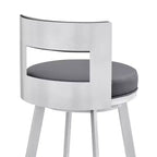 Sgabello da bar Armen Living Flynn in metallo e similpelle, altezza bancone, girevole, 26", argento/grigio