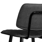 Set di 2 sgabelli da bar WyndenHall Skyla altezza bancone grigio antracite: Dettaglio a rombi trapuntato, Struttura in compensato, Imbottitura in schiuma