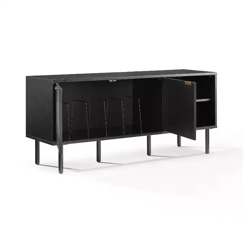 Crosley 54" Credenza Brody con Contenitore per Dischi, Nera: Venature in Rovere, Maniglie in Ottone, Gestione Cavi