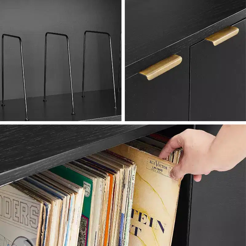 Crosley 54" Credenza Brody con Contenitore per Dischi, Nera: Venature in Rovere, Maniglie in Ottone, Gestione Cavi