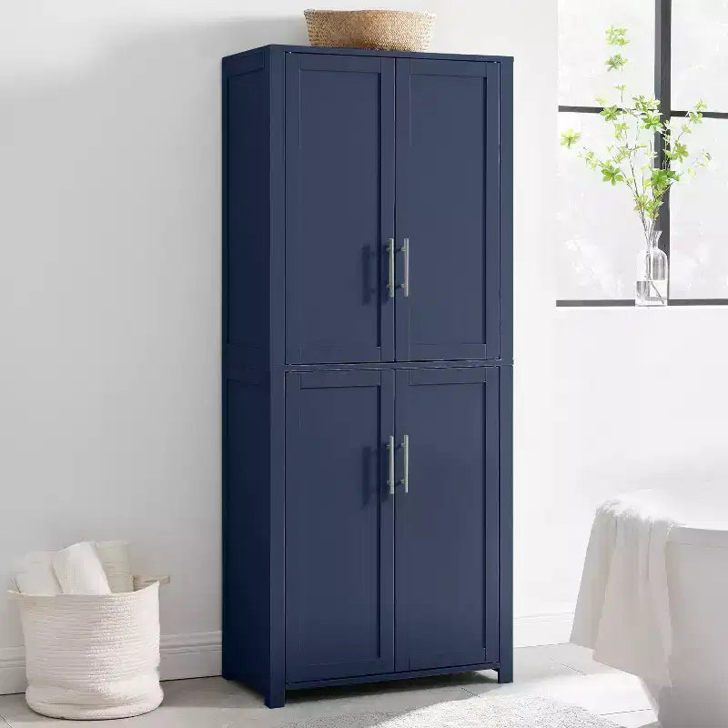 Crosley 67" Savannah Mobile Dispensa da Cucina Alta Blu: Design Tradizionale in Stile Fattoria, Impiallacciatura in Legno, Struttura in MDF, 3 Ripiani Regolabili
