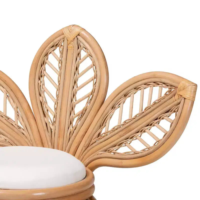 Bali e Pari Gresham Poltrona con foglie in rattan naturale Bianco/Marrone naturale: Realizzata a mano, Cuscino in schiuma, Nessun assemblaggio richiesto