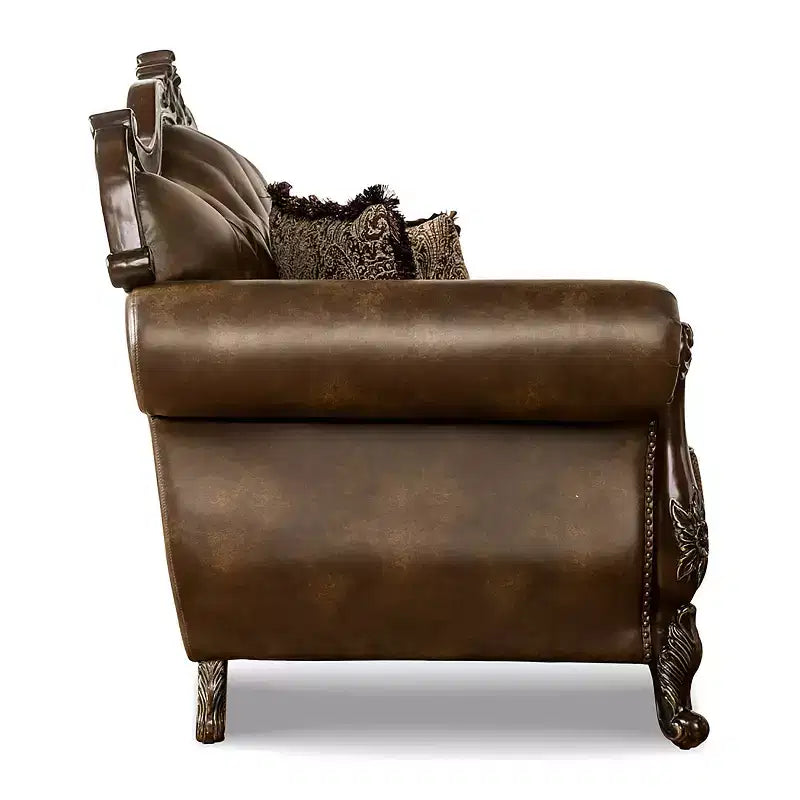 HOMES: Inside + Out Divano Due Posti Tradizionale Frazer 73" con Borchie Marrone