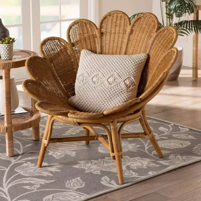 Sedia floreale Bali & Pari Blossom Rattan Accent Miele
