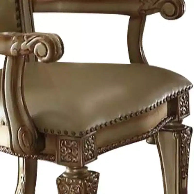 Poltroncina d'appoggio Vendome 27" in ecopelle color osso/finitura patina oro - Acme Furniture: Poltroncina di lusso capitonné, borchie decorative