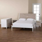 Set camera da letto 4 pezzi Baxton Studio Queen Louetta intagliato con contrasto bianco/marrone naturale