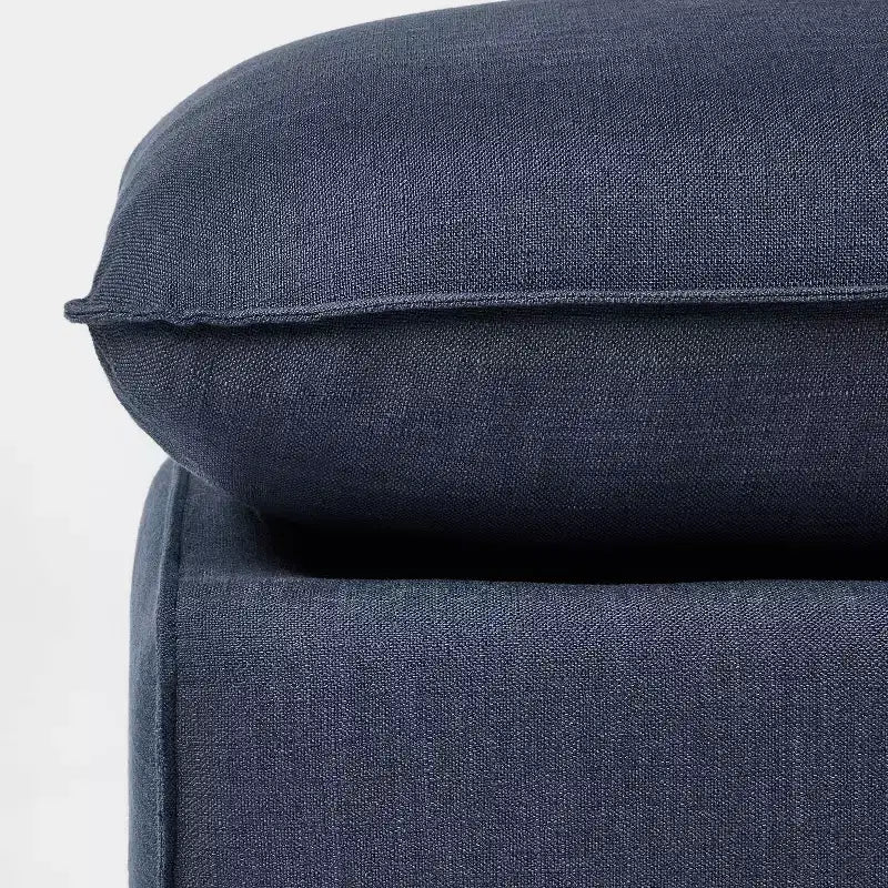 Pouf poggiapiedi rivestito in tessuto blu - Threshold™ designed with Studio McGee