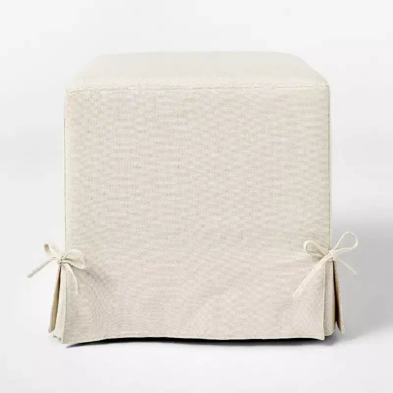 Pouf cubo Lynwood con fodera e lacci, crema - Threshold™ disegnato con Studio McGee