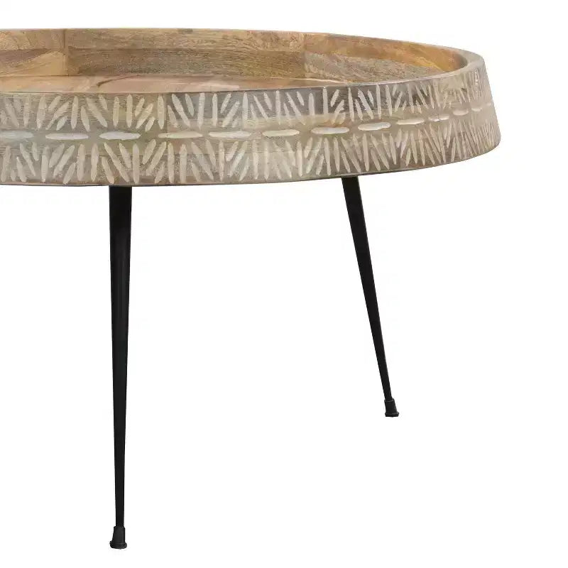 Tavolino da caffè rotondo The Urban Port da 29" moderno, fatto a mano, piano in legno marrone naturale con bordo intagliato e gambe in ferro nero marrone/nero