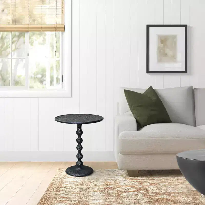 Tavolino tondo Urban Port 22" in alluminio pressofuso con finitura martellata nera