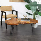 Tavolino da caffè Olivia & May in legno di teak fatto a mano con bordo vivo e gambe a forcina in metallo nero, marrone