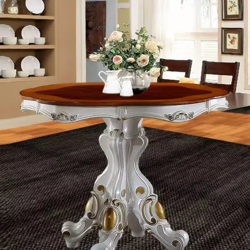 Tavolino Picardy da 48" color perla anticata e rovere ciliegio - Acme Furniture: Dettagli intagliati, Forma rotonda